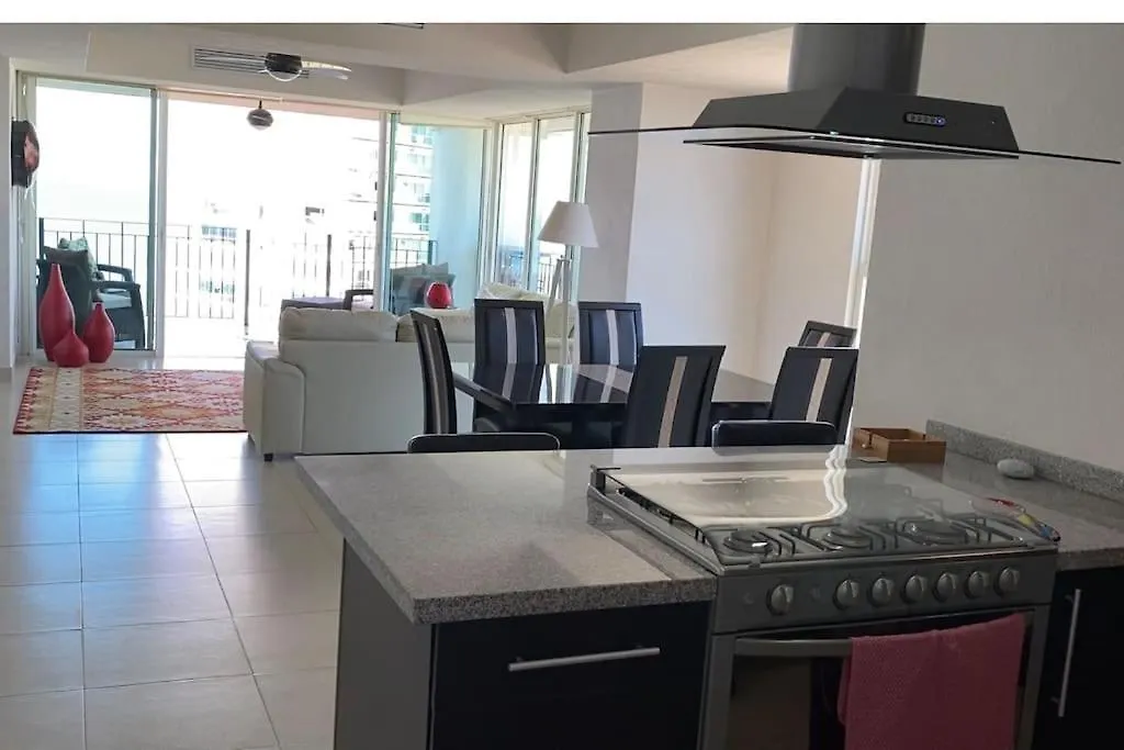 Ocean Front Grand Venetian Corner Condo プエルトバラータ 0*,  メキシコ